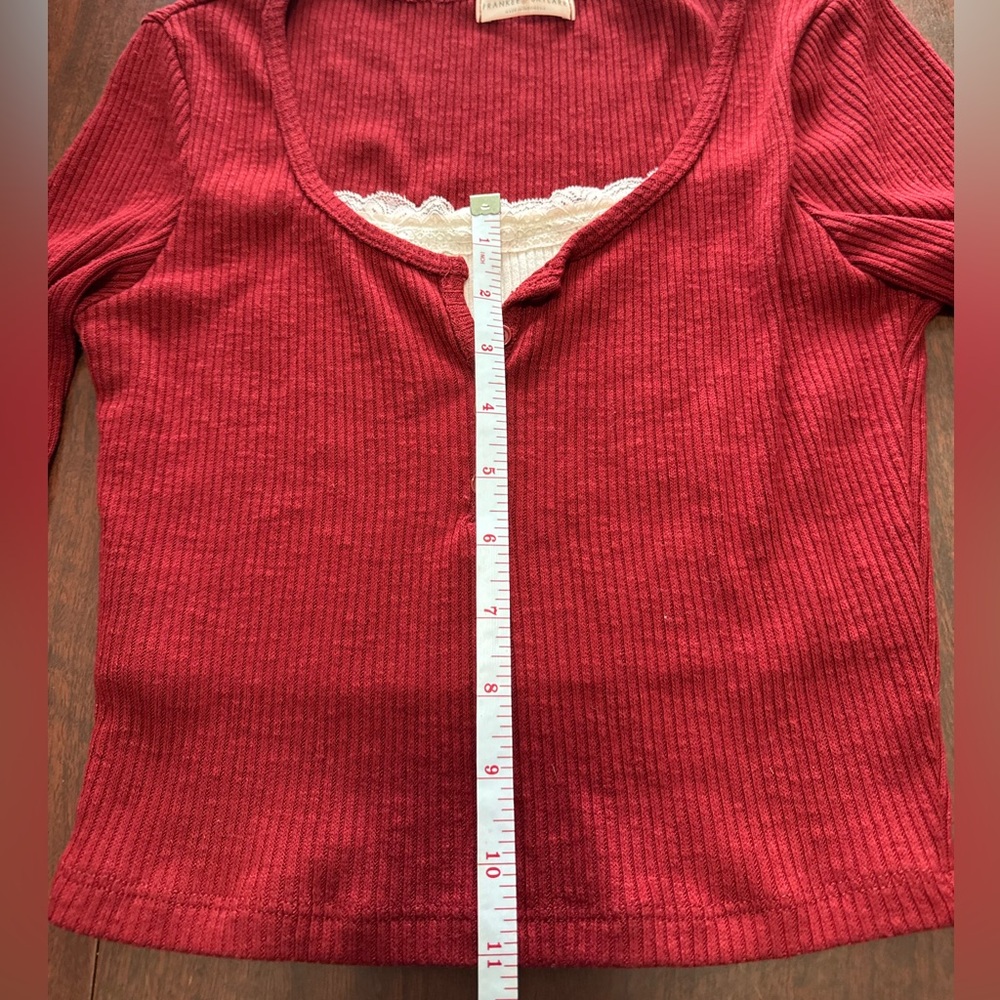 Ribbed Henley Long-Sleeve Crop Top - Red - Picture 5 of 5